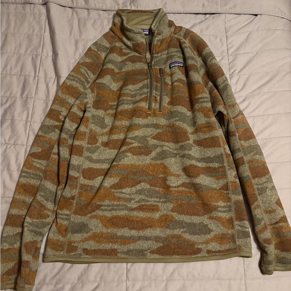 Patagonia Men's Green and Brown Zip-Up Sweater
